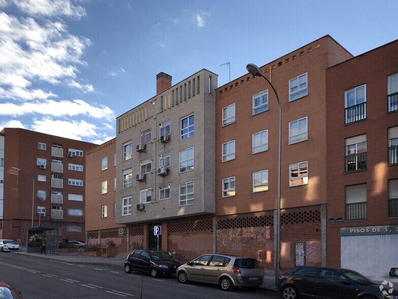 Calle Aldonza Lorenzo, 3, Madrid, Madrid for sale - Building Photo - Image 2 of 2