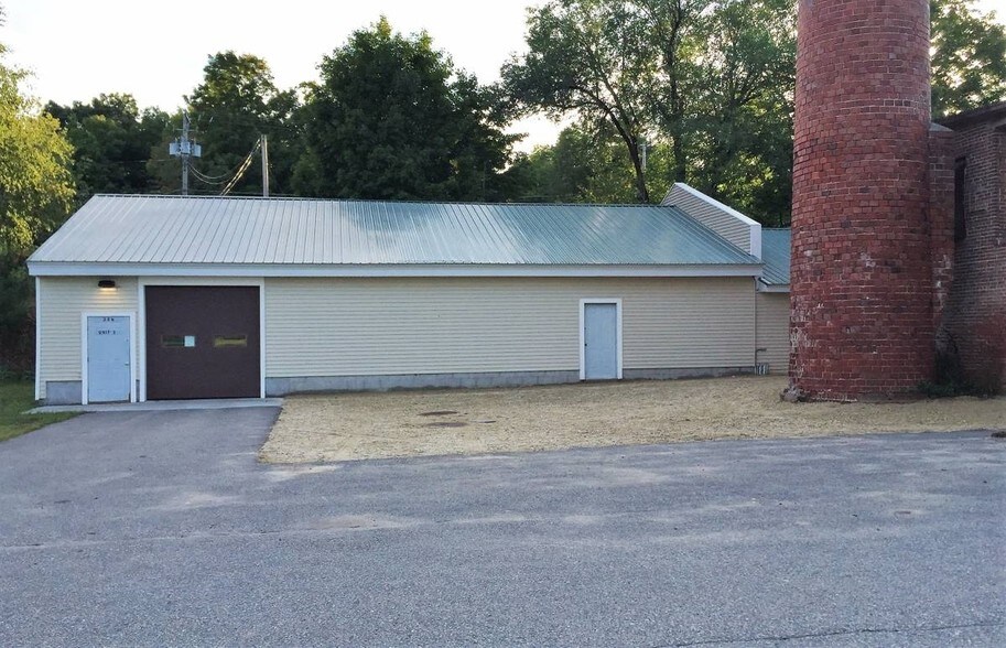 326 Main St, Fremont, NH 03044