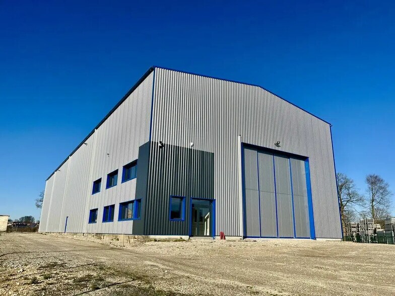 Flex in Tancarville for sale - Building Photo - Image 1 of 6