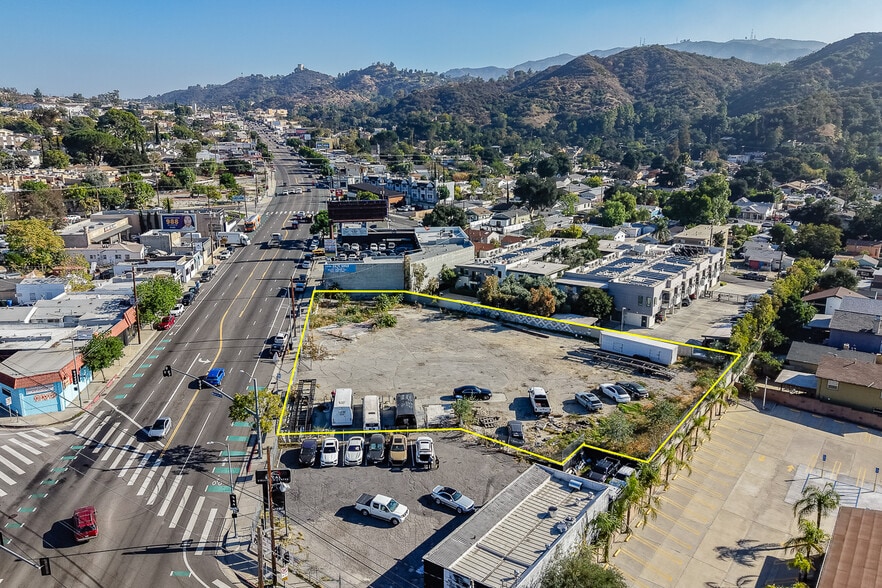 7636 Foothill Blvd, Tujunga, CA for lease - Building Photo - Image 3 of 12