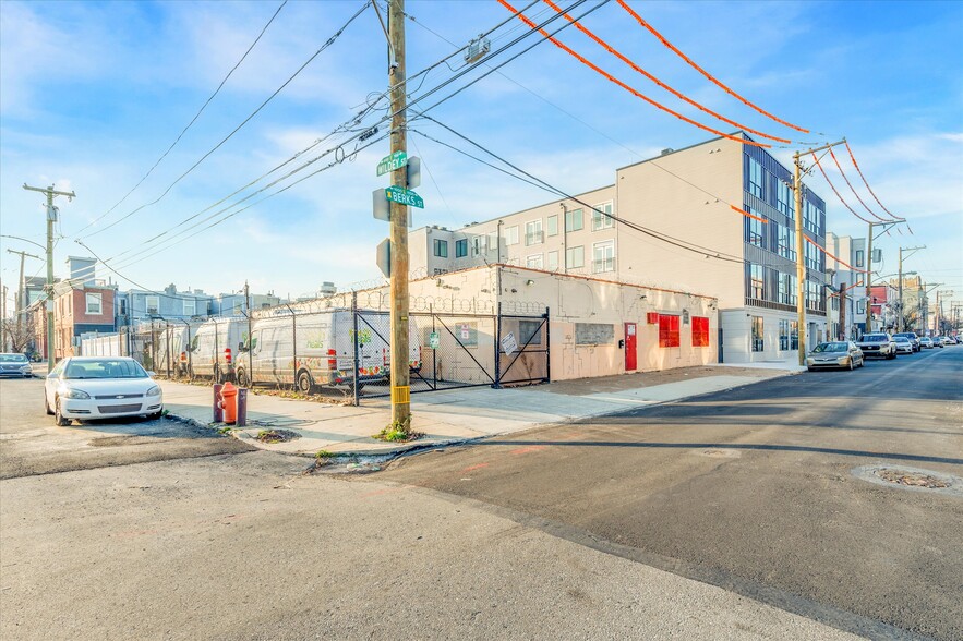 1100-1104 E Berks St, Philadelphia, PA for sale - Building Photo - Image 1 of 19