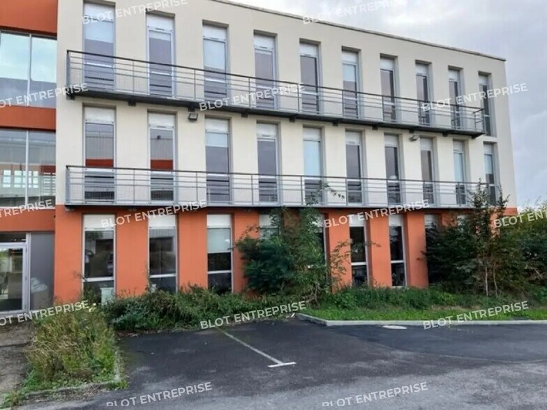 Office in Melesse for lease - Building Photo - Image 2 of 13