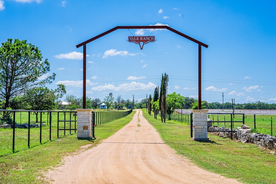 820 Old San Antonio Rd, Fredericksburg, TX for sale - Other - Image 1 of 1