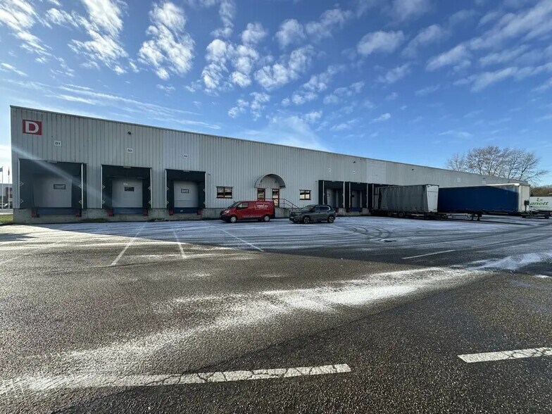 Industrial in Strasbourg for lease - Building Photo - Image 1 of 3
