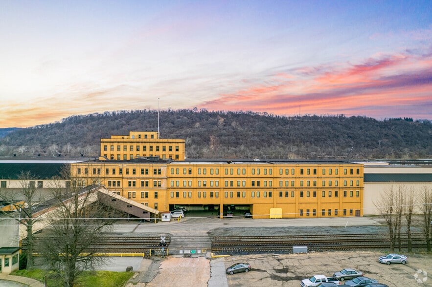 601 W 7th Ave, Homestead, PA for sale - Building Photo - Image 3 of 6