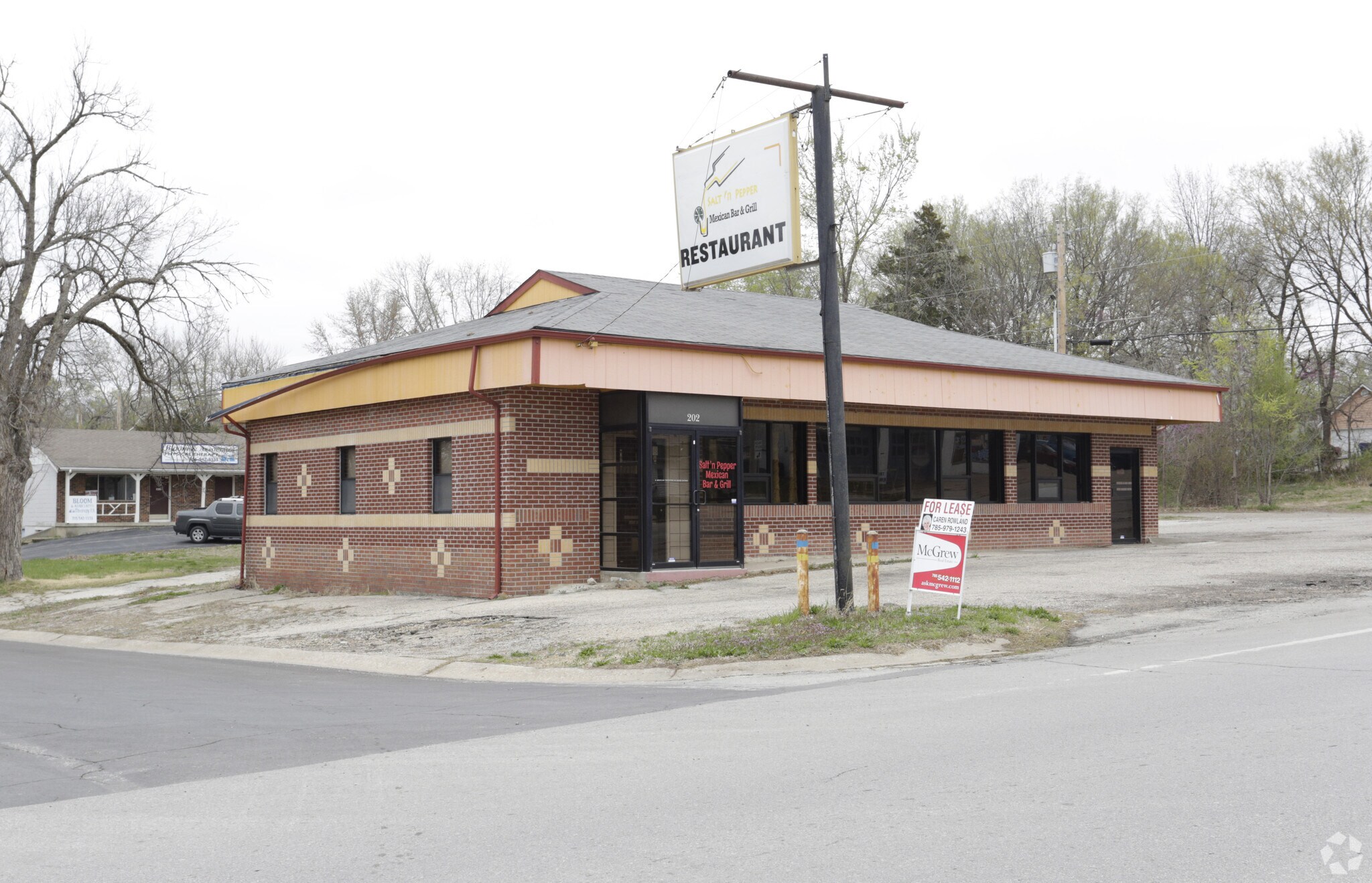 202 E 10th St, Eudora, KS for sale Primary Photo- Image 1 of 1