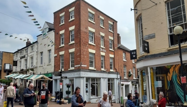 1 Albion Hl, Oswestry for sale Primary Photo- Image 1 of 1