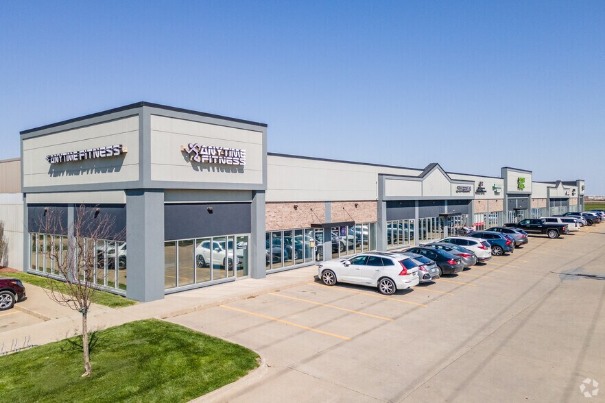 710-790 SE Alices Rd, Waukee, IA for sale - Primary Photo - Image 1 of 1
