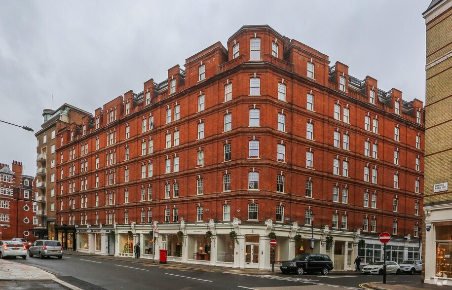 824 Holbein Pl, London, LND SW1W 8NL