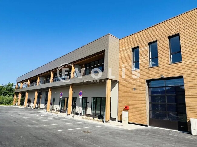 Location Local d'activités 290 m² à 2 242 m²