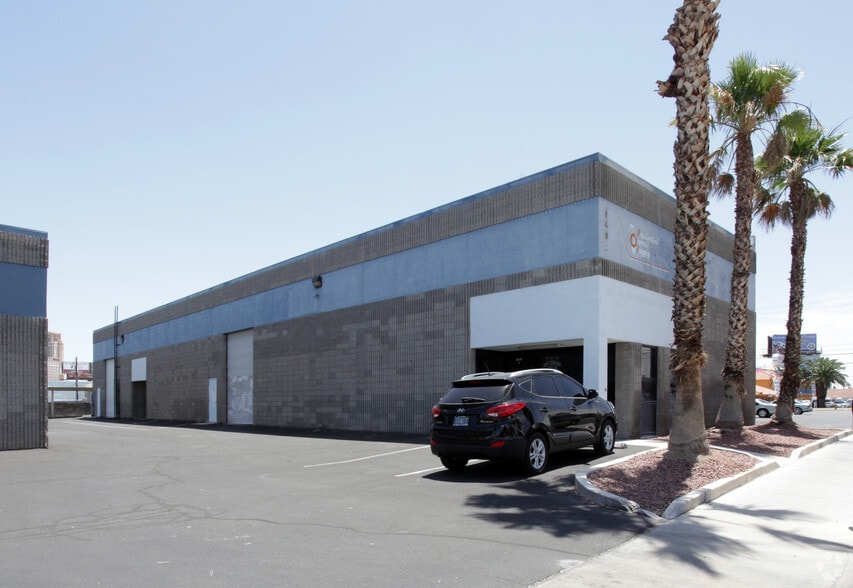 Polaris Commerce Center portfolio of 3 properties for sale on LoopNet.com - Building Photo - Image 1 of 19