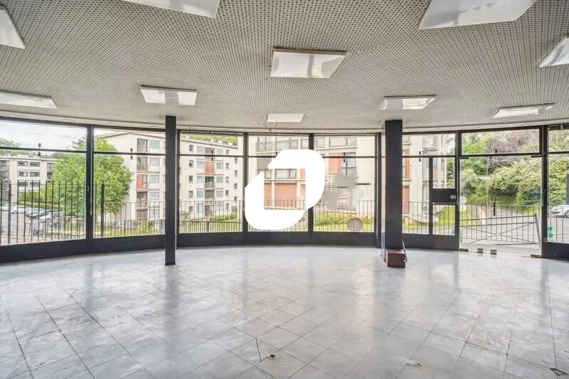 Retail in Palaiseau for lease - Building Photo - Image 3 of 13
