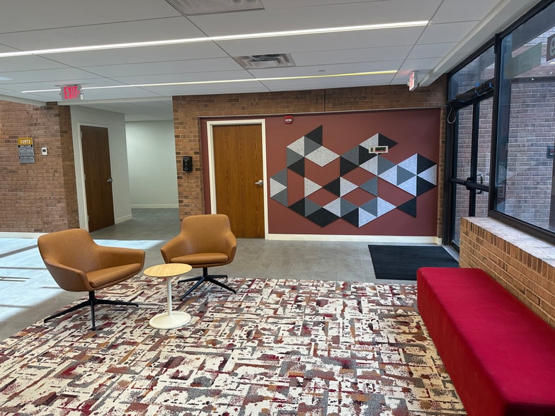 11969-11975 Westline Industrial Dr, Saint Louis, MO for lease - Building Photo - Image 3 of 8