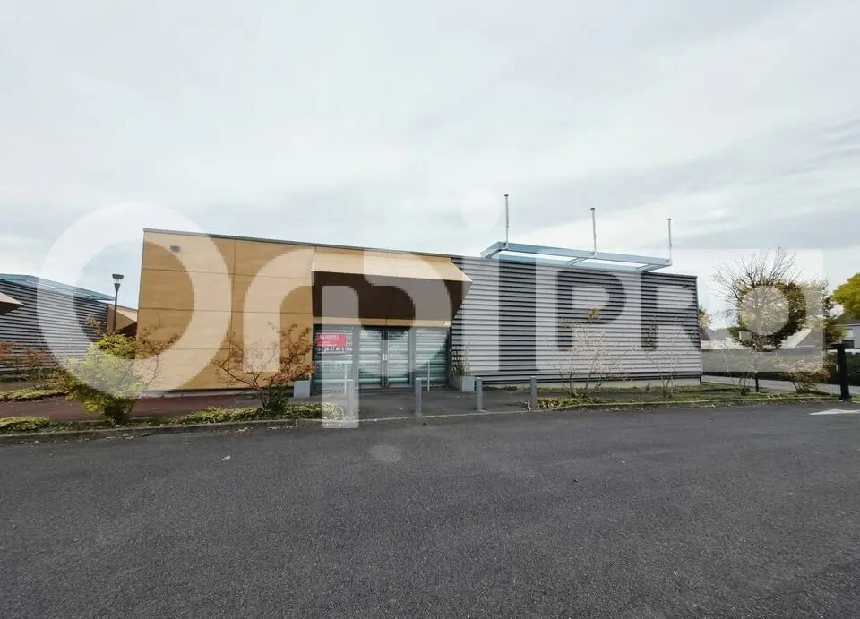 Retail in Reims for lease Building Photo- Image 1 of 11