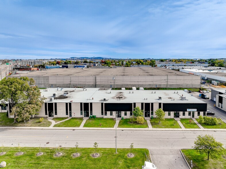 731-749 Av Meloche, Dorval, QC for lease - Building Photo - Image 1 of 8