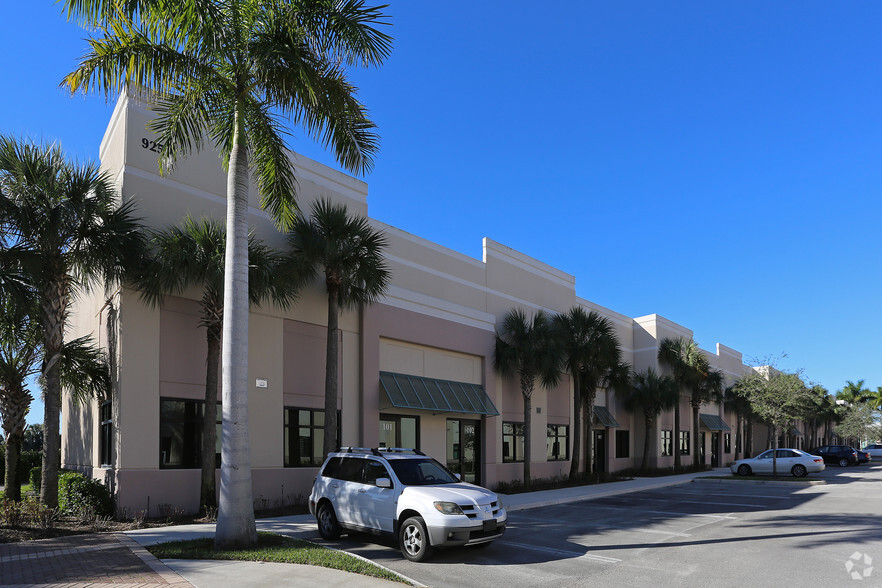 9100 Belvedere Rd, Royal Palm Beach, FL for lease - Primary Photo - Image 1 of 14