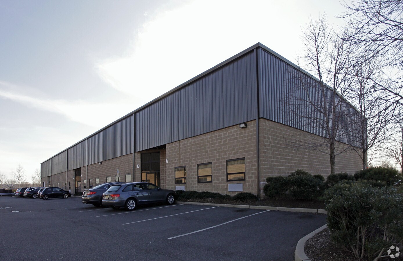 200 Gates Rd, Little Ferry, NJ 07643