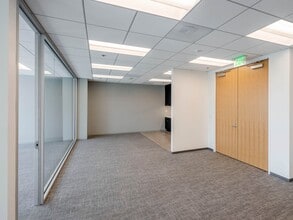 4270 Executive Sq, La Jolla, CA for lease Interior Photo- Image 2 of 9