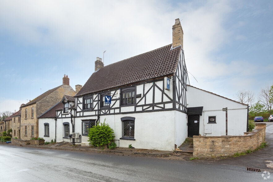 29 High St, Grantham for sale - Primary Photo - Image 1 of 5