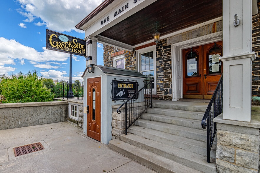 1-3 Main Street, Le Roy, NY for sale - Primary Photo - Image 1 of 34