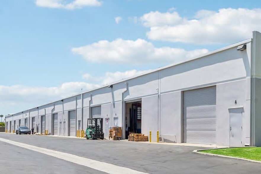 14021 Bosa Ln, Cerritos, CA for lease - Building Photo - Image 2 of 4