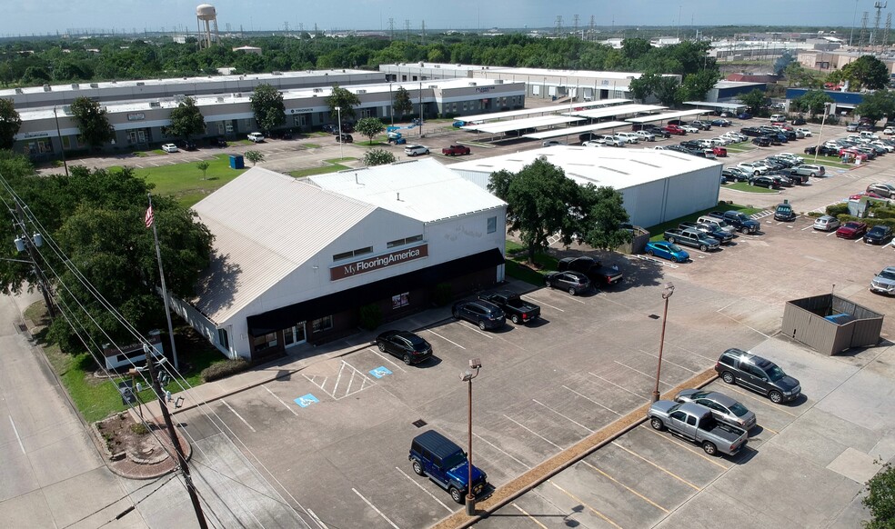 16800 Texas Ave, Webster, TX for sale - Building Photo - Image 1 of 1