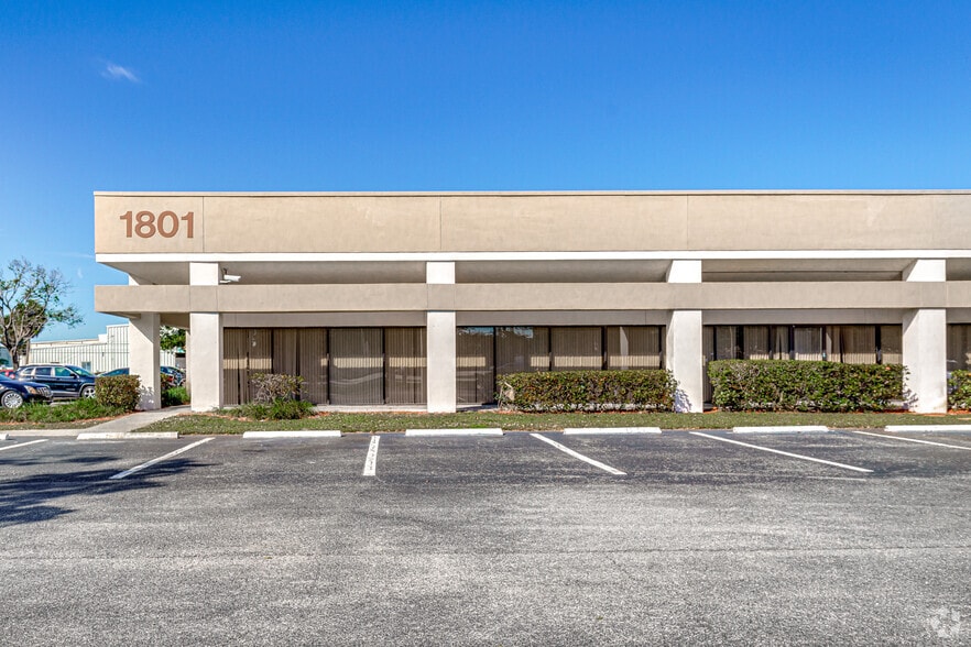 1801 S Perimeter Rd, Fort Lauderdale, FL for lease - Building Photo - Image 2 of 4