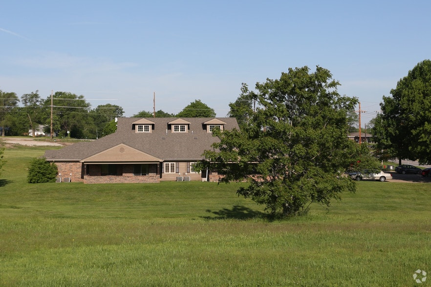 105 E Amity St, Louisburg, KS for sale - Building Photo - Image 3 of 3