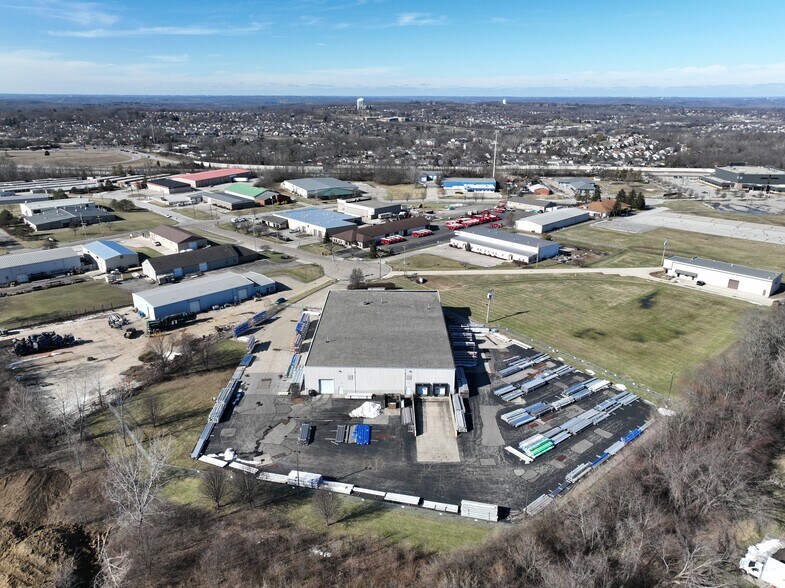 2015 Stapleton Ct, Forest Park, OH for sale - Building Photo - Image 3 of 9