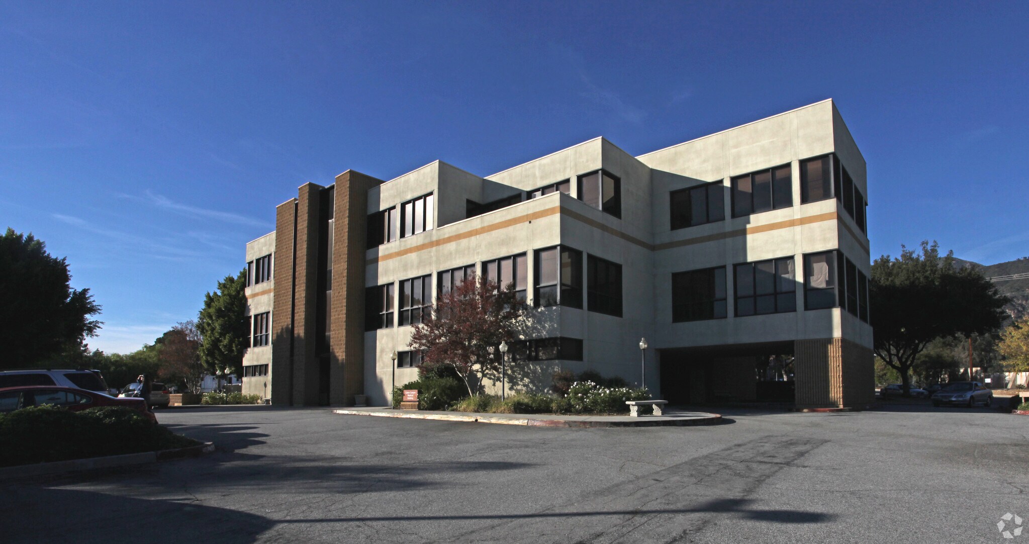 2750 E Washington Blvd, Pasadena, CA for sale Primary Photo- Image 1 of 1