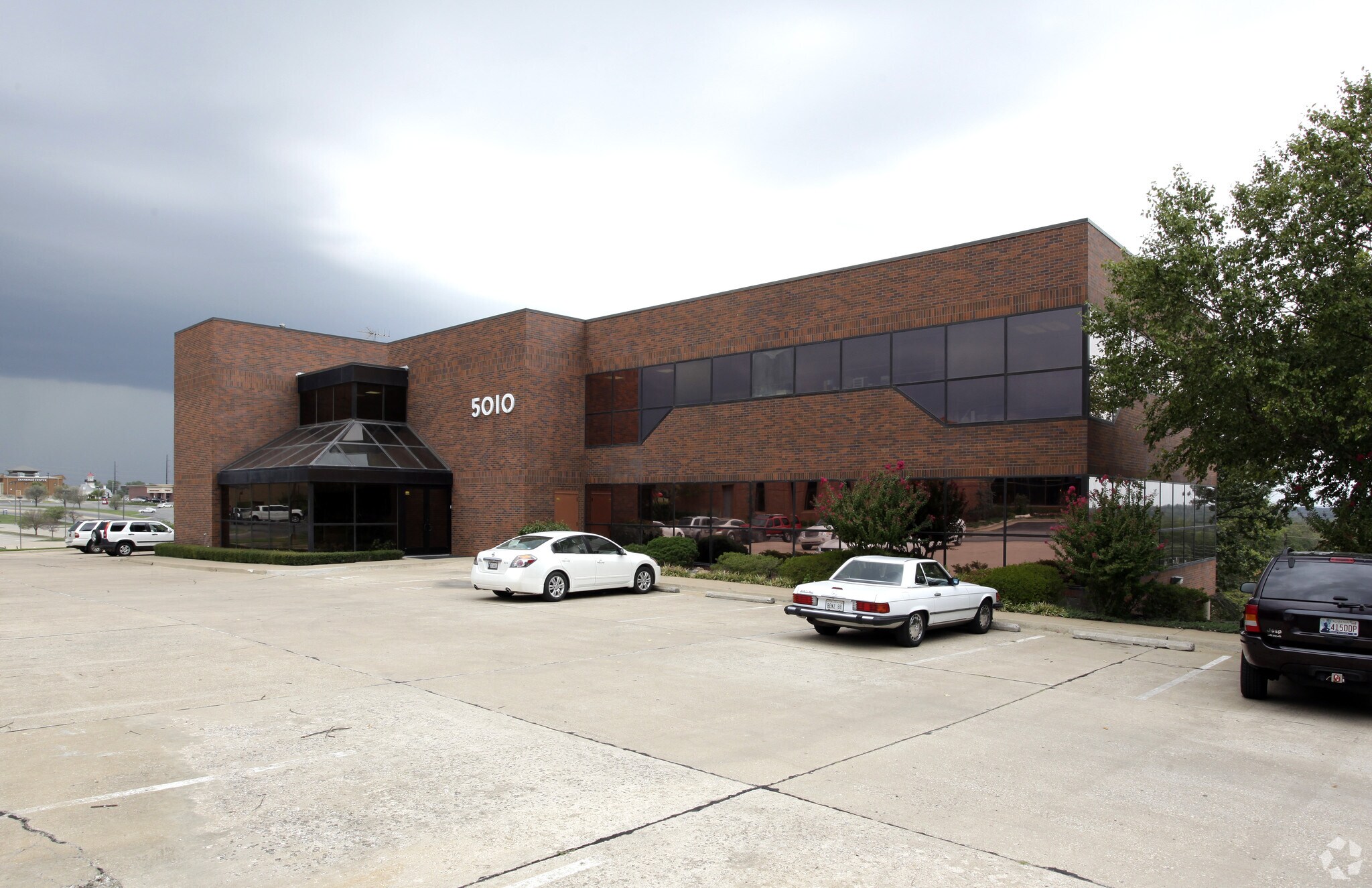 5010 E 68th St, Tulsa, OK for sale Primary Photo- Image 1 of 1