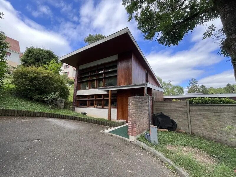 Office in Bois-Guillaume for lease Building Photo- Image 1 of 6