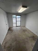2800 W Division St, Arlington, TX for lease Interior Photo- Image 2 of 6