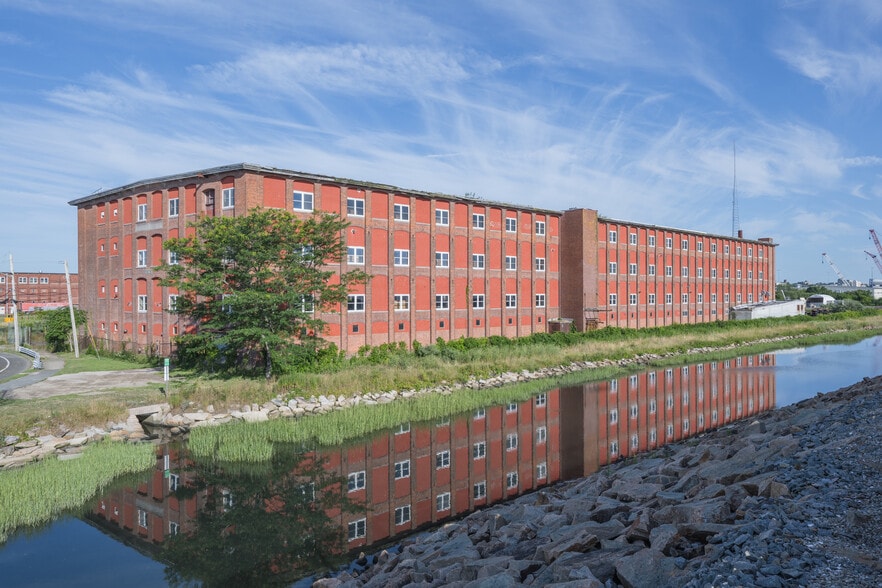 6-Acre Waterfront Development Opportunity - Convenience Store