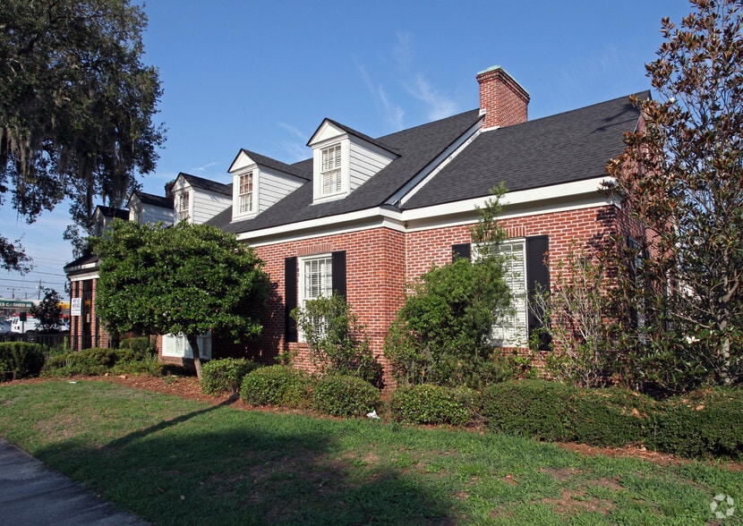5225 Abercorn St, Savannah, GA for lease - Primary Photo - Image 1 of 6