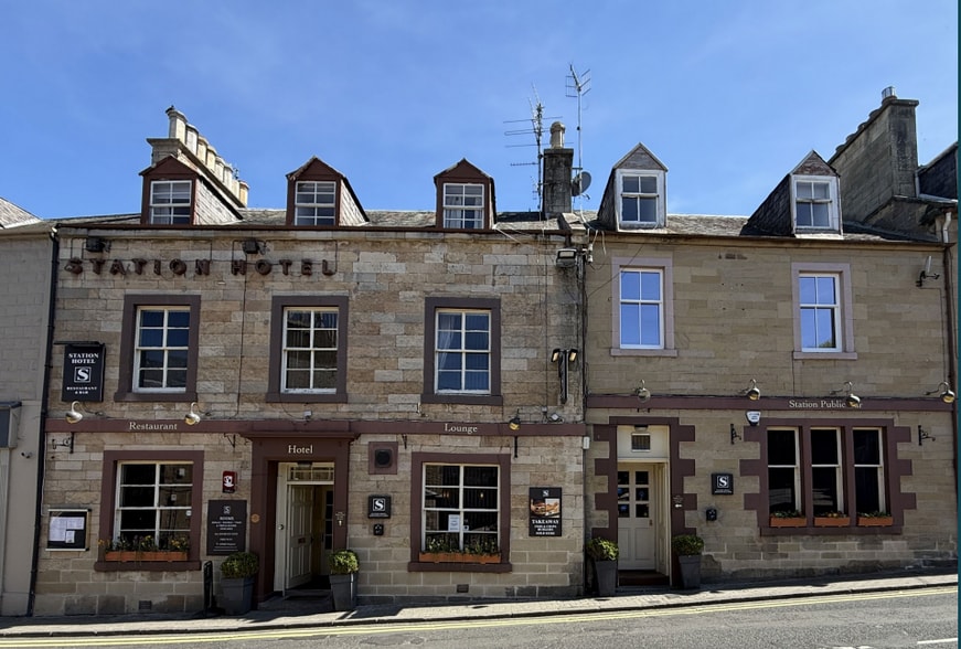 26 Market Sq, Melrose for sale - Building Photo - Image 1 of 1