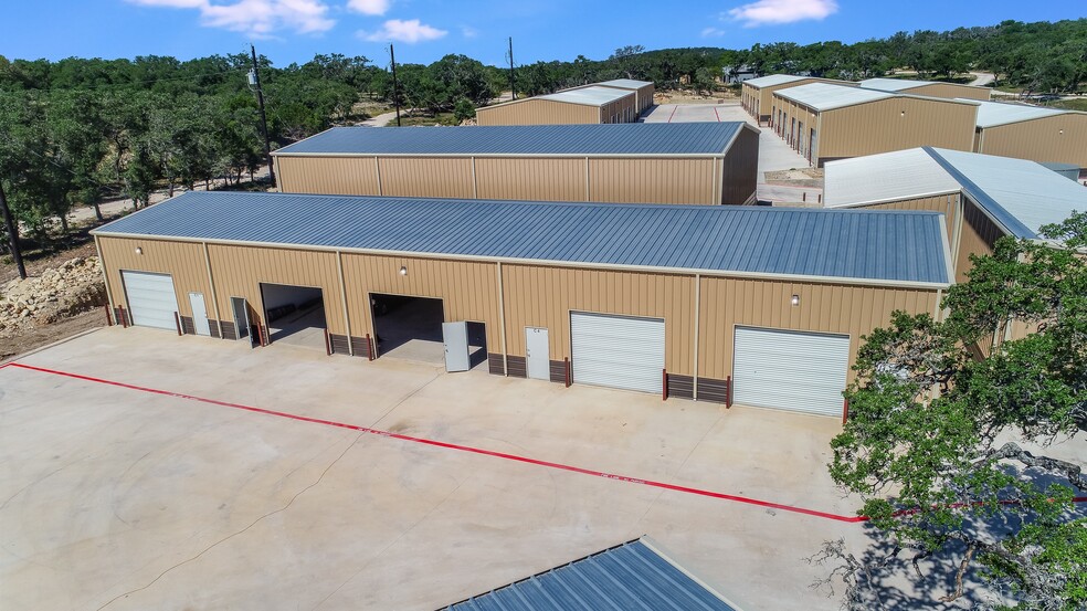 38 Rust Ln, Boerne, TX for lease - Building Photo - Image 1 of 17