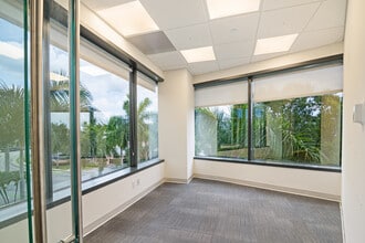 1400 Centrepark Blvd, West Palm Beach, FL for lease Interior Photo- Image 2 of 11