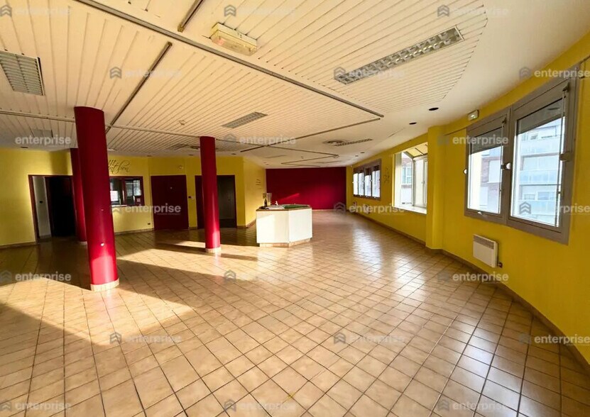 Office in Amiens for sale - Interior Photo - Image 2 of 8