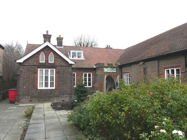 11 Hatfield Rd, St Albans for sale - Primary Photo - Image 1 of 1