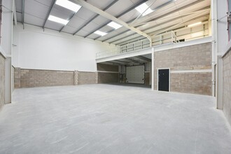 Longstone Rd, Manchester for lease Interior Photo- Image 2 of 6