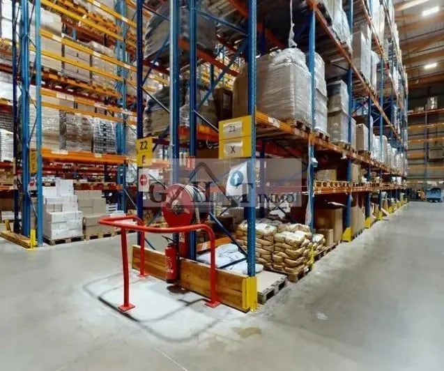 Industrial in Villiers-sur-Marne for sale - Interior Photo - Image 2 of 3