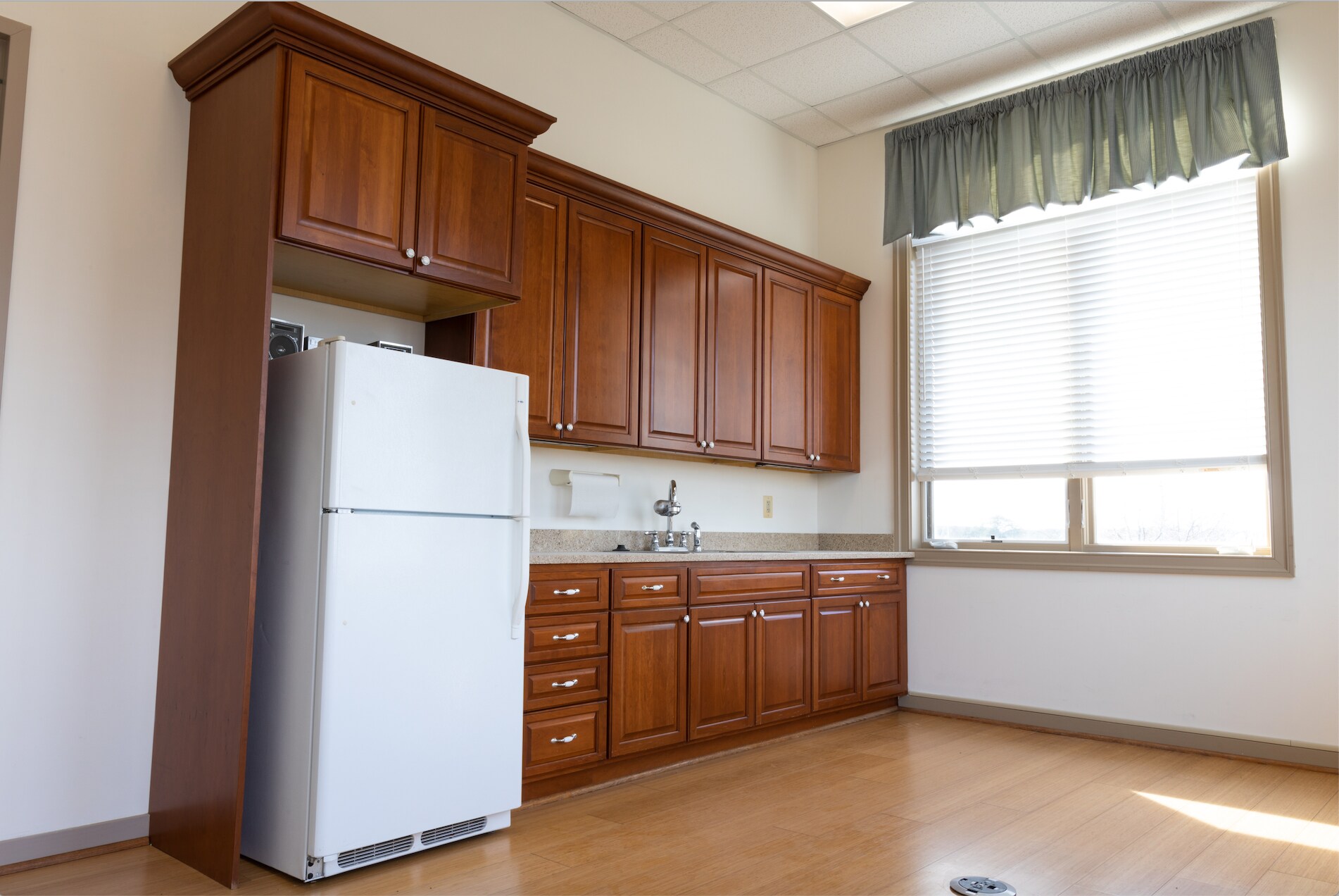 3212 Main St, Grasonville, MD 21638 Wells Cove Office Condos & Marina