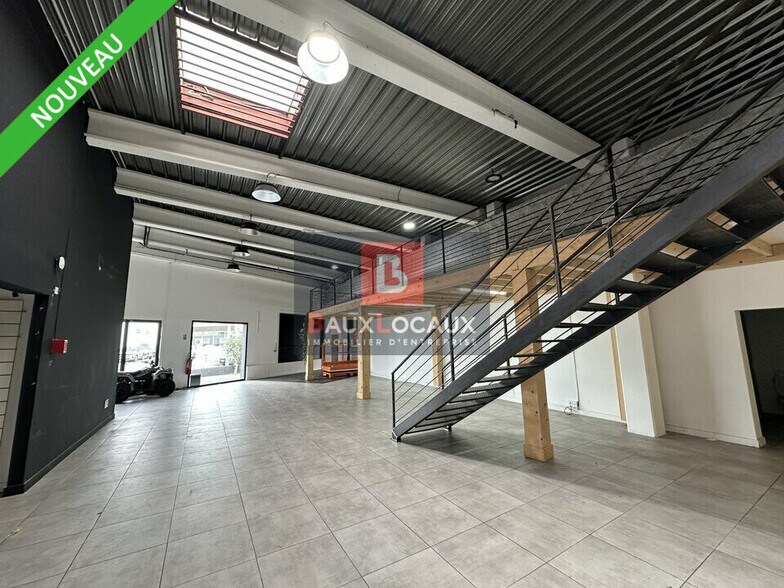 Retail in Le Pontet for lease - Interior Photo - Image 1 of 11