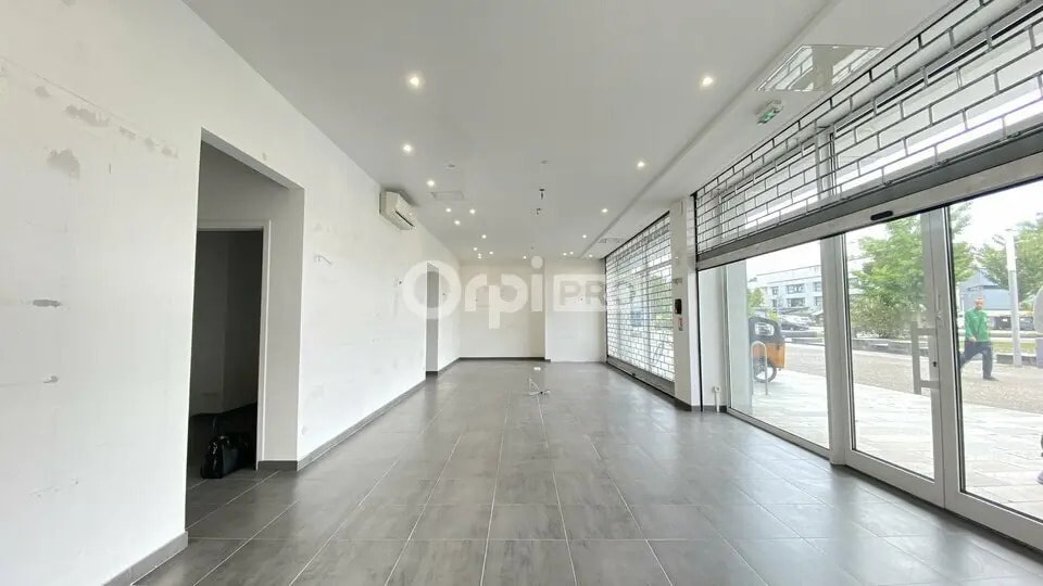 Retail in Ostwald for sale Interior Photo- Image 1 of 7