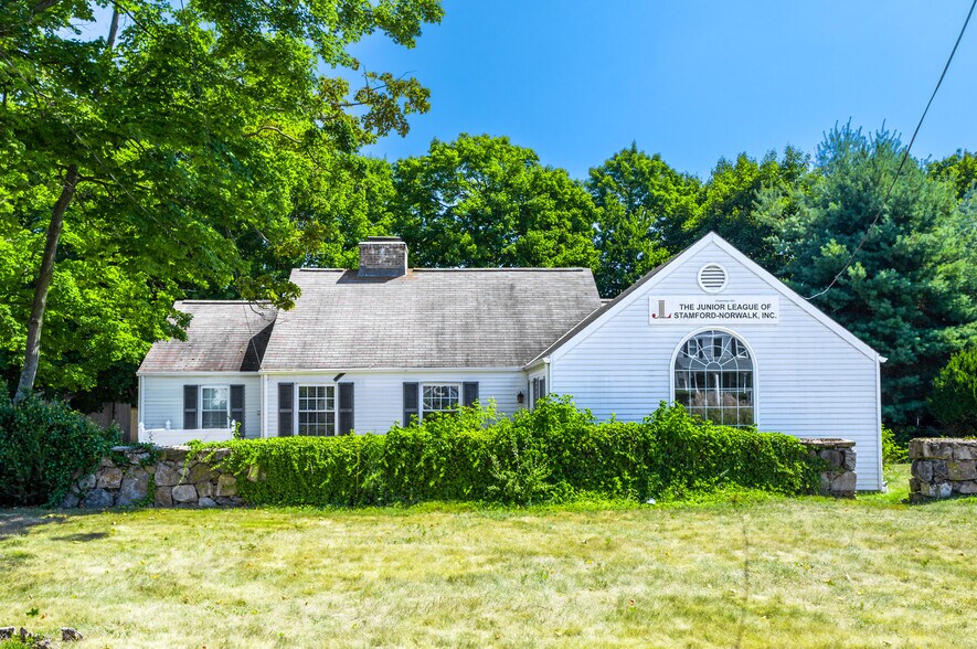 748 Post Rd, Darien, CT 06820