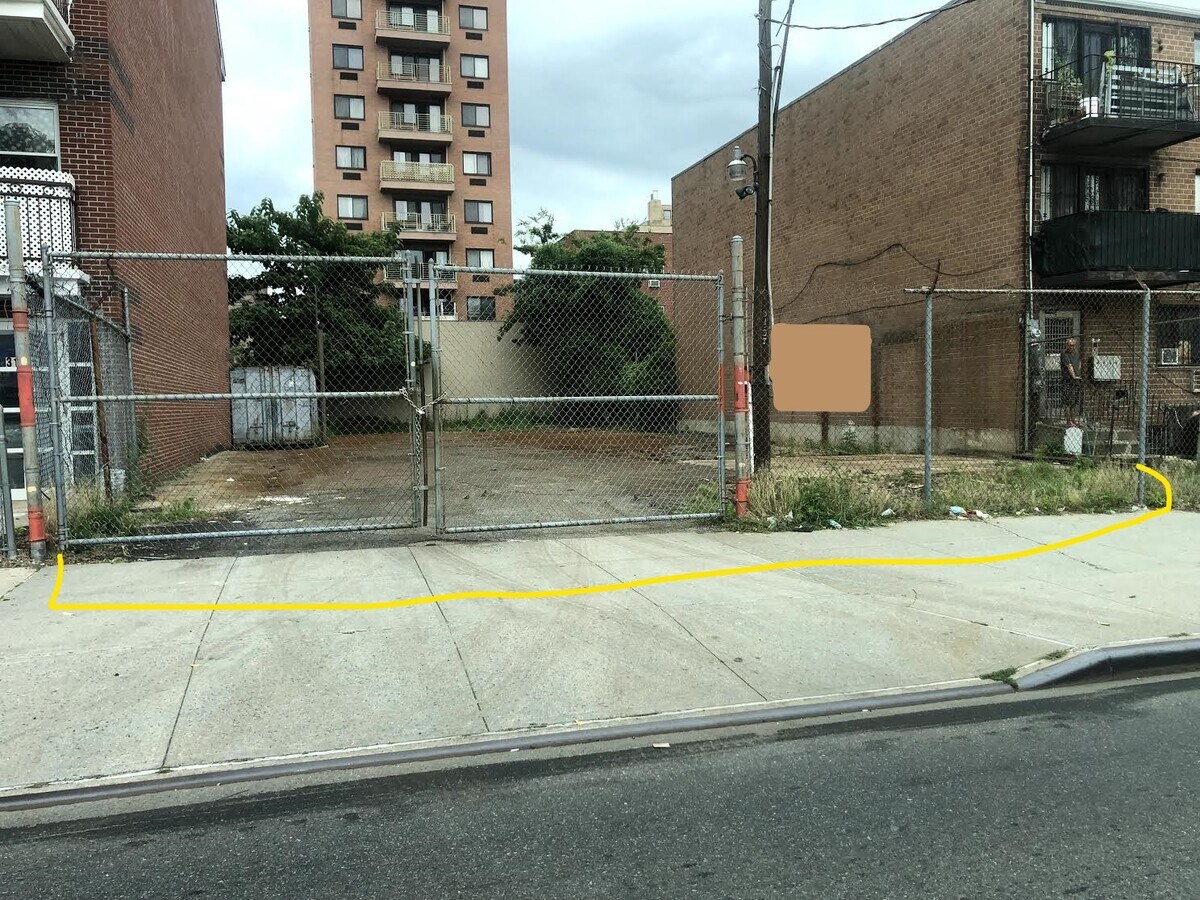 3137 Linden Pl, Flushing, NY 11354