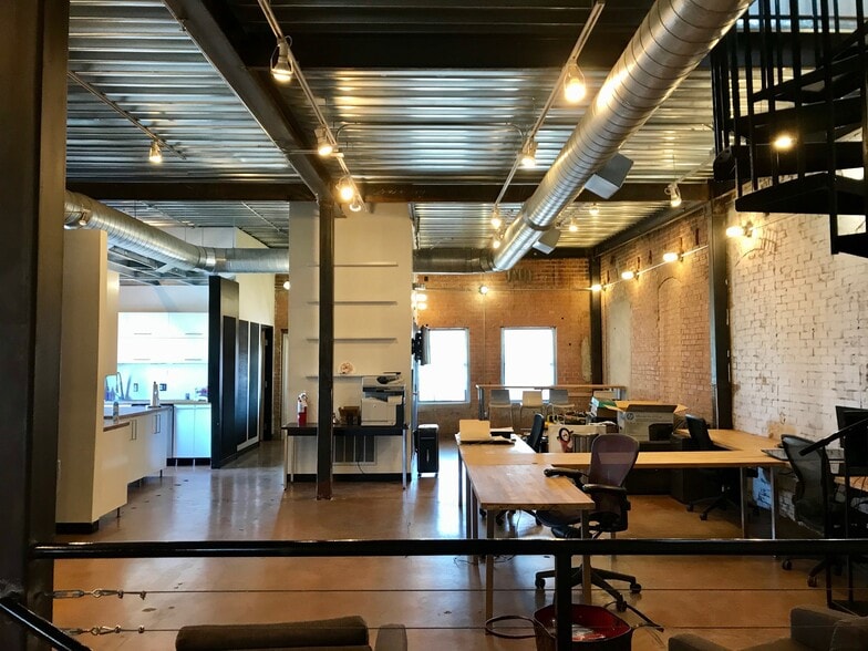 3900-3904 Elm St, Dallas, TX for sale - Interior Photo - Image 1 of 1