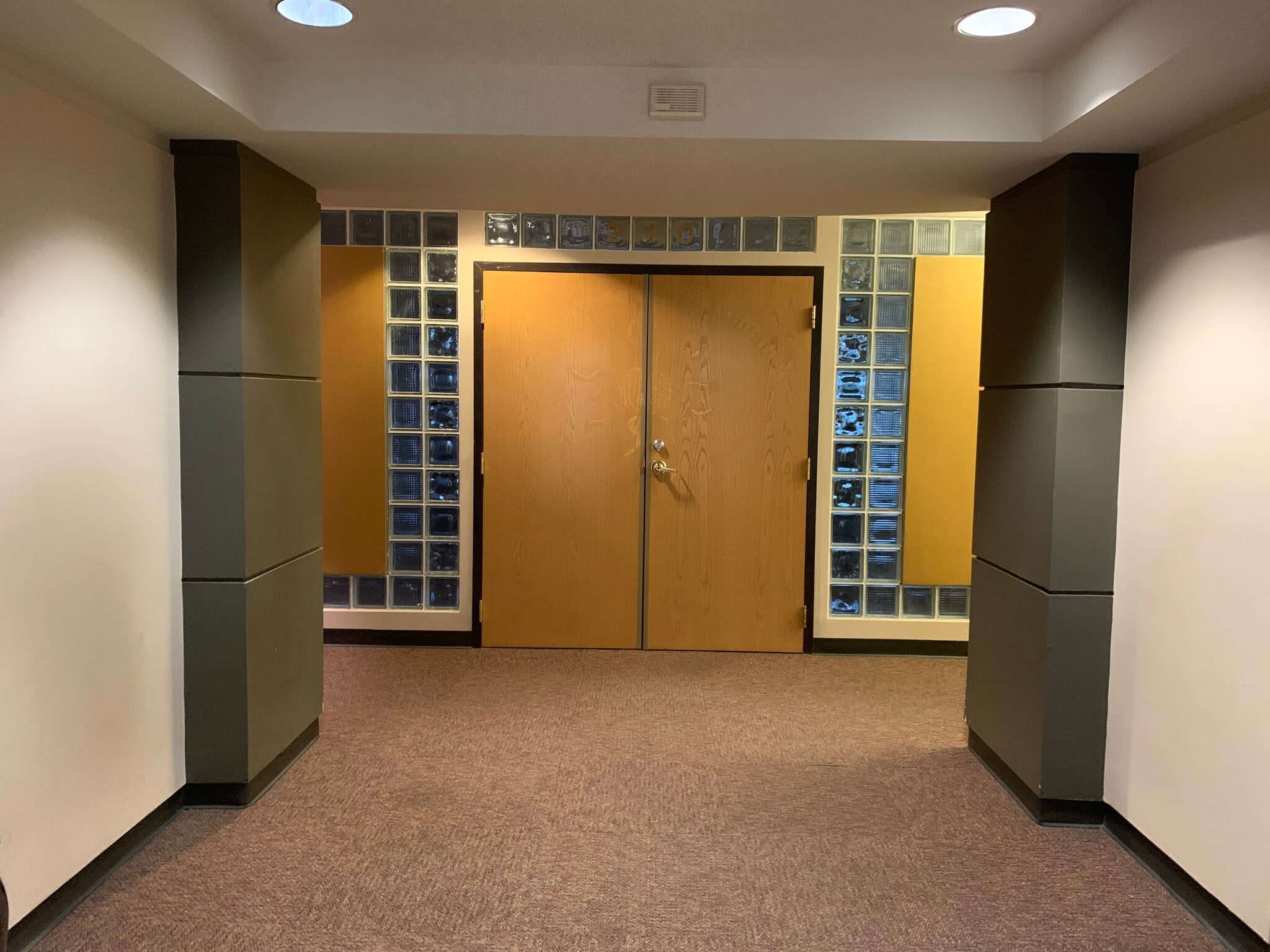 675 Old Ballas Rd, Creve Coeur, MO for lease Building Photo- Image 1 of 18