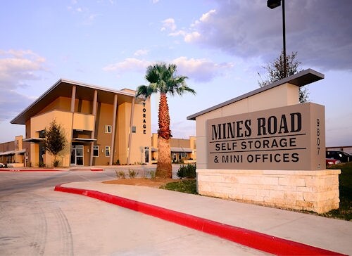 9807 Mines Rd, Laredo, TX for sale - Primary Photo - Image 1 of 1